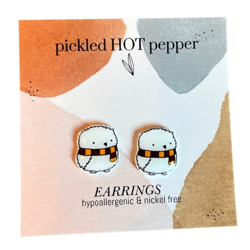 Harry Potter, snow white owl with scarf stud earrings